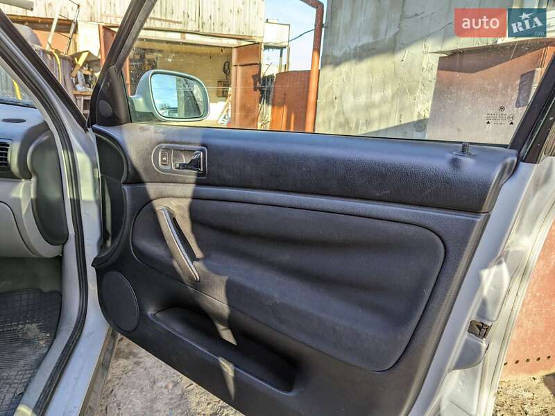 Седан Volkswagen Passat 1997 в Киеве