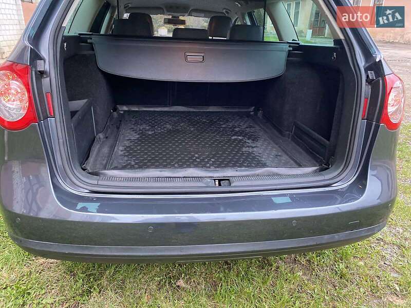 Универсал Volkswagen Passat 2009 в Дрогобыче