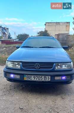 Універсал Volkswagen Passat 1996 в Миколаєві