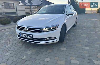 Седан Volkswagen Passat 2017 в Киеве