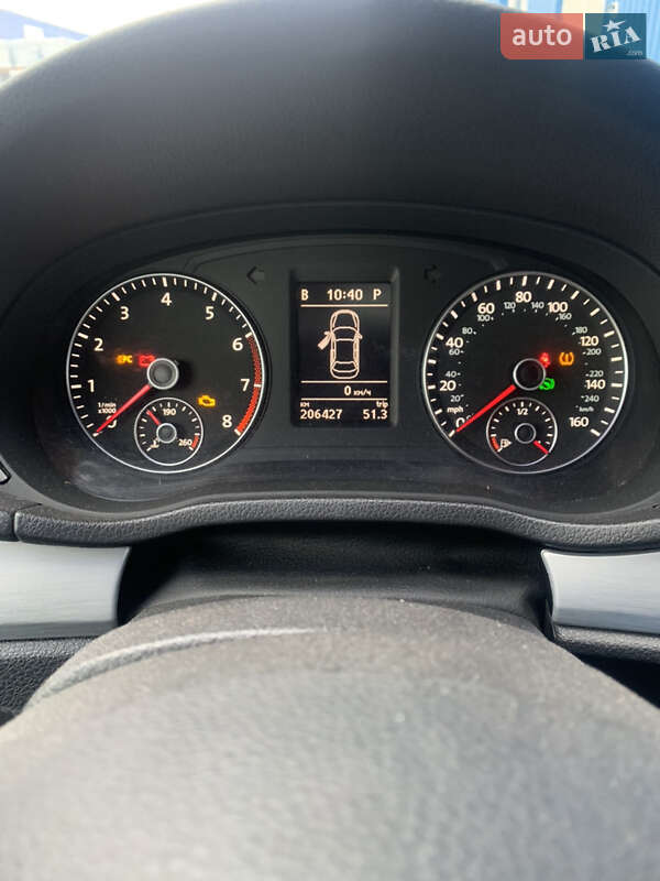 Седан Volkswagen Passat 2012 в Киеве