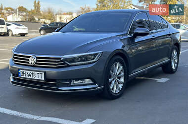 Седан Volkswagen Passat 2017 в Одессе