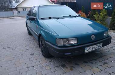 Седан Volkswagen Passat 1992 в Дунаївцях