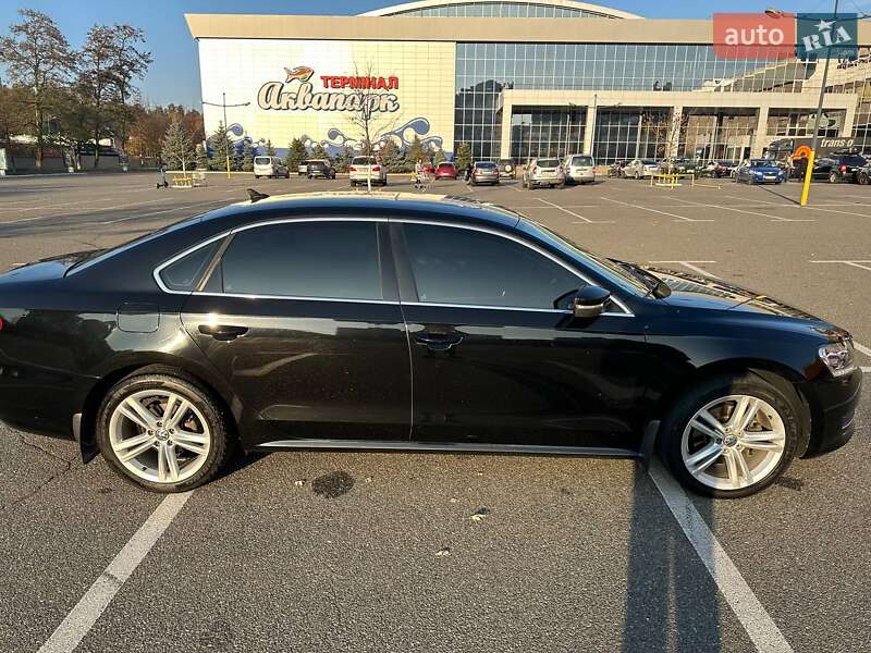 Седан Volkswagen Passat 2015 в Києві