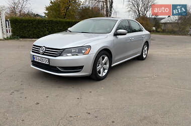 Седан Volkswagen Passat 2012 в Києві