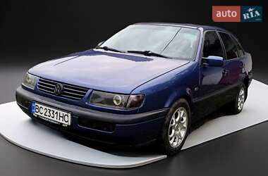 Седан Volkswagen Passat 1996 в Львові