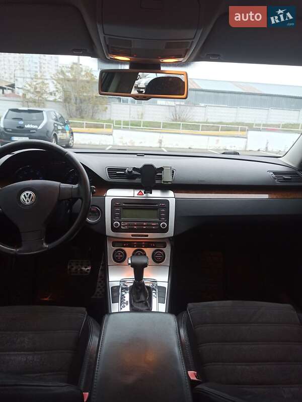 Седан Volkswagen Passat 2006 в Києві