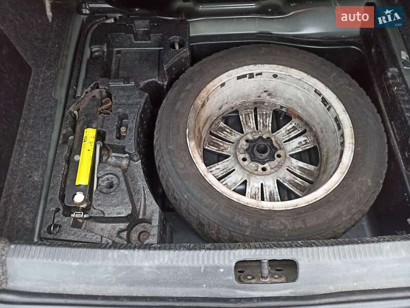 Седан Volkswagen Passat 2006 в Києві