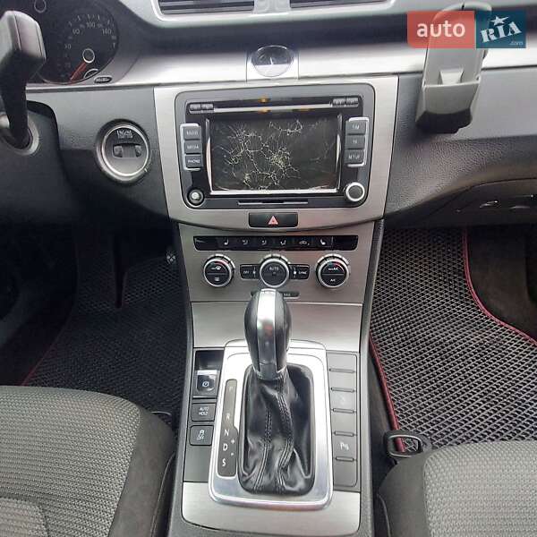 Універсал Volkswagen Passat 2012 в Хмельницькому