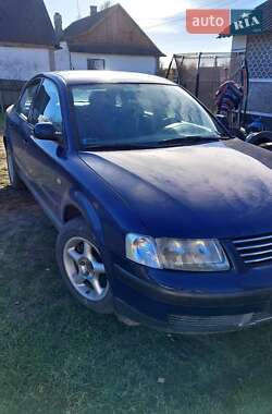 Седан Volkswagen Passat 1998 в 
