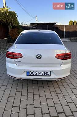 Седан Volkswagen Passat 2018 в Львові