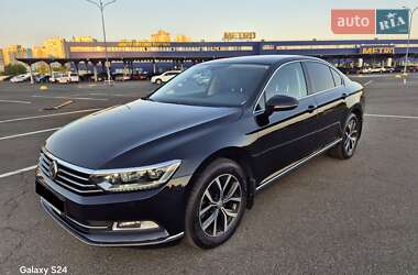 Седан Volkswagen Passat 2018 в Киеве