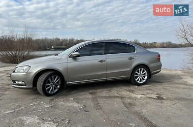 Седан Volkswagen Passat 2014 в Києві