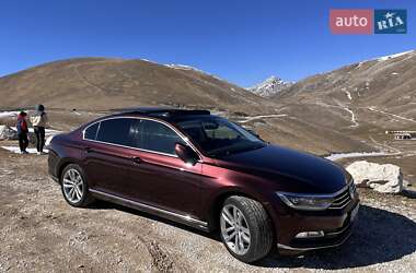 Седан Volkswagen Passat 2017 в Луцке