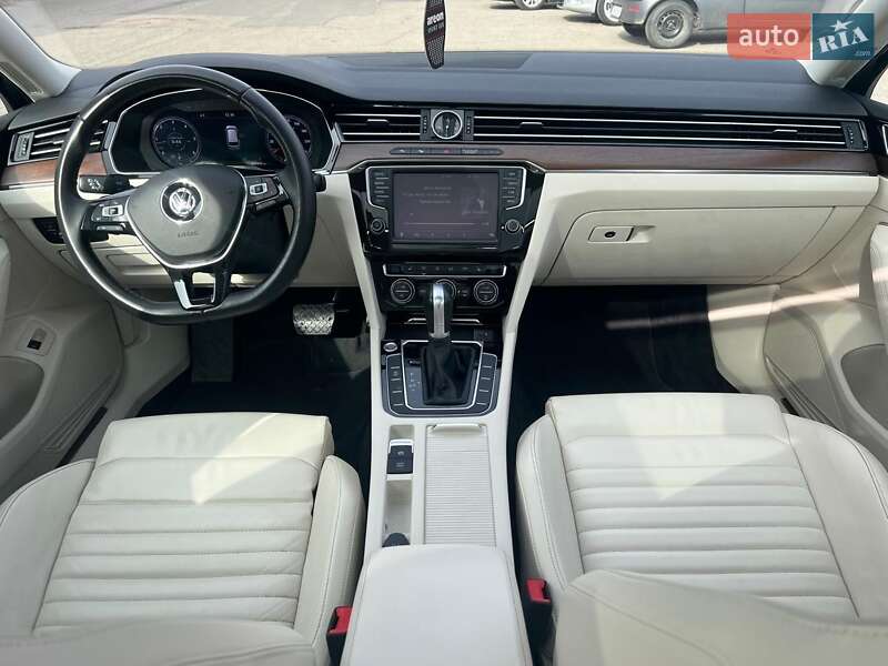 Универсал Volkswagen Passat 2016 в Киеве фото 13 Универсал Volkswagen Passat 2016 в Киеве