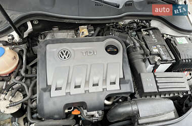 Седан Volkswagen Passat 2012 в 