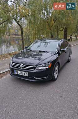 Седан Volkswagen Passat 2011 в Києві