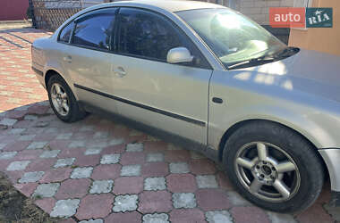 Седан Volkswagen Passat 1999 в Киеве