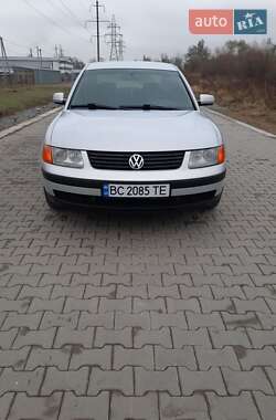 Седан Volkswagen Passat 1997 в Львове