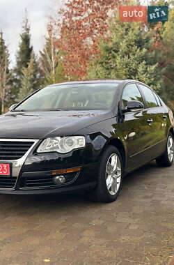 Седан Volkswagen Passat 2008 в Сарнах