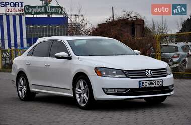 Седан Volkswagen Passat 2011 в Львові