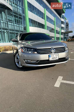 Седан Volkswagen Passat 2014 в Києві