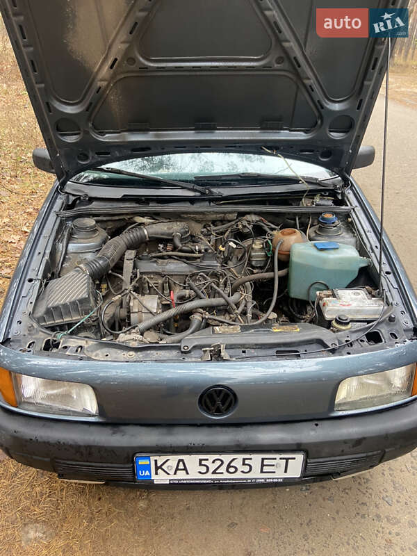 Седан Volkswagen Passat 1989 в Вишгороді