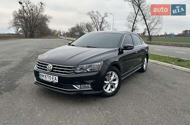 Седан Volkswagen Passat 2017 в Ромнах