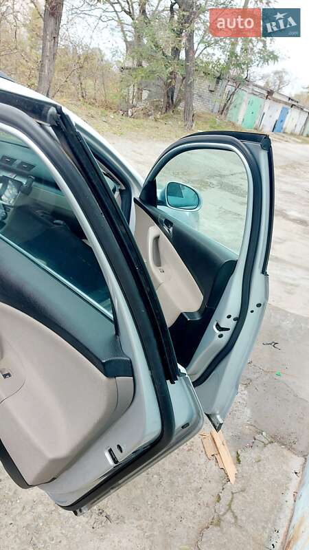 Универсал Volkswagen Passat 2005 в Светловодске