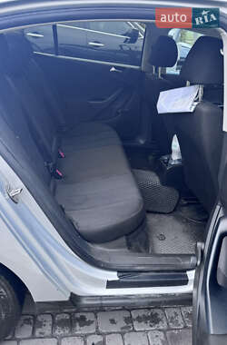Седан Volkswagen Passat 2010 в Львові
