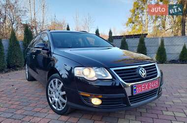 Універсал Volkswagen Passat 2005 в Жовкві