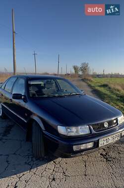 Седан Volkswagen Passat 1994 в Дубно