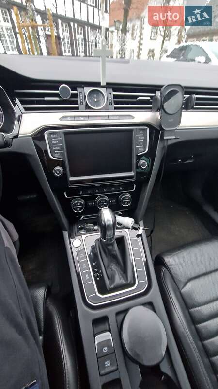 Универсал Volkswagen Passat 2015 в Львове