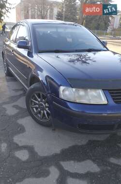 Седан Volkswagen Passat 2000 в Виннице