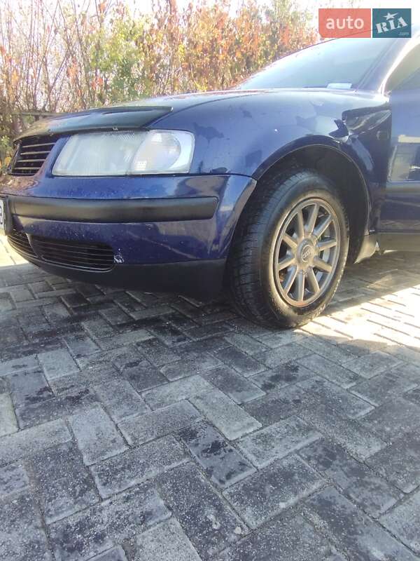 Седан Volkswagen Passat 2000 в Виннице