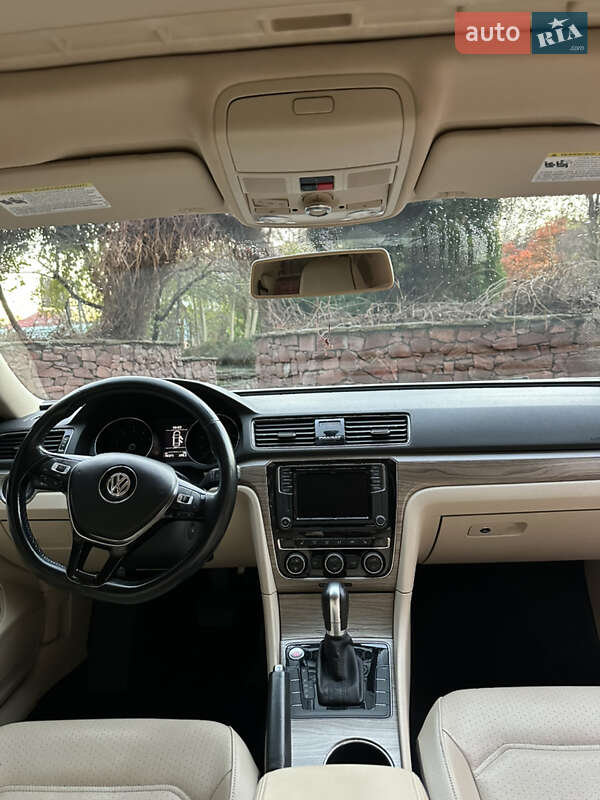 Седан Volkswagen Passat 2018 в Києві