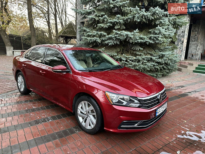 Седан Volkswagen Passat 2018 в Києві
