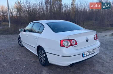 Седан Volkswagen Passat 2010 в Рокитному