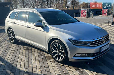 Универсал Volkswagen Passat 2017 в Киеве