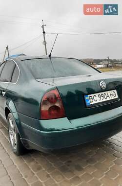 Седан Volkswagen Passat 2001 в Новой Ушице