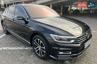 Седан Volkswagen Passat 2018 в Харкові