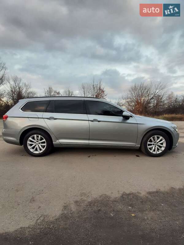 Універсал Volkswagen Passat 2017 в Хмельницькому