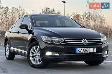 Седан Volkswagen Passat 2017 в Киеве