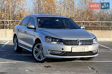 Седан Volkswagen Passat 2012 в Києві