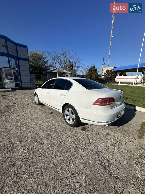 Седан Volkswagen Passat 2011 в Херсоні