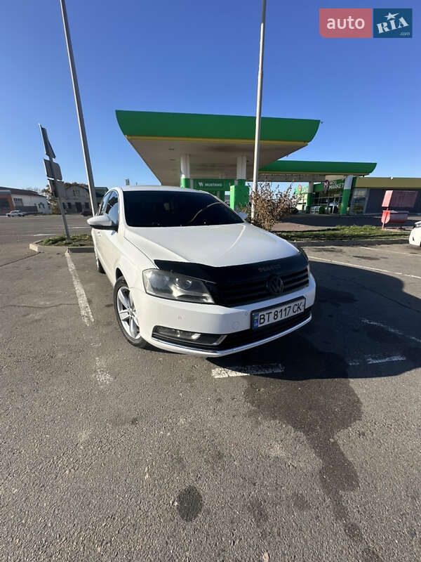 Седан Volkswagen Passat 2011 в Херсоні