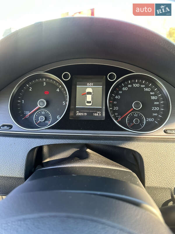 Седан Volkswagen Passat 2011 в Херсоні