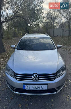 Універсал Volkswagen Passat 2011 в Одесі