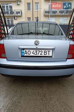 Седан Volkswagen Passat 1997 в Ужгороді