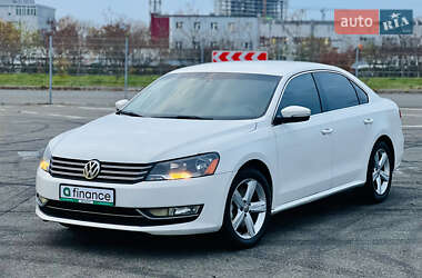 Седан Volkswagen Passat 2014 в Киеве